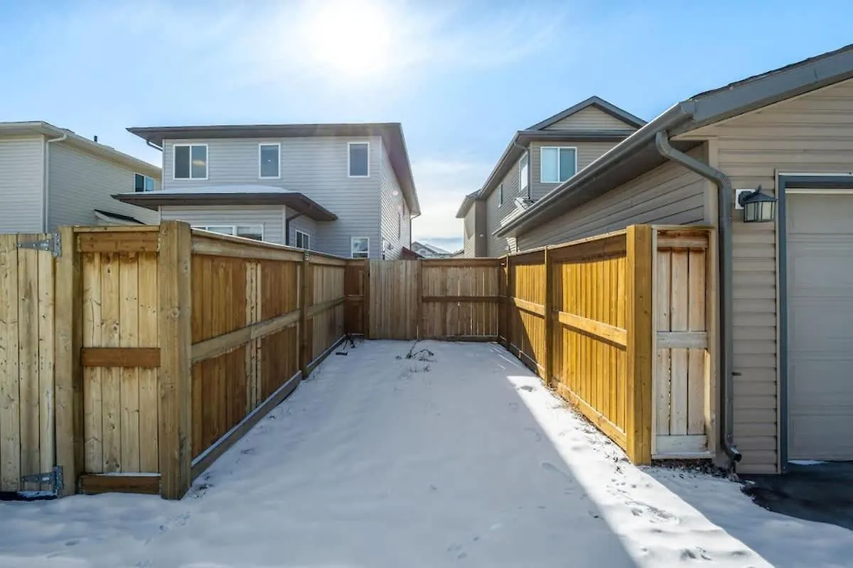 Holiday home The Trenta - 4Bd 3Ba 2 Kitchen Stunner Villa Calgary Canada
