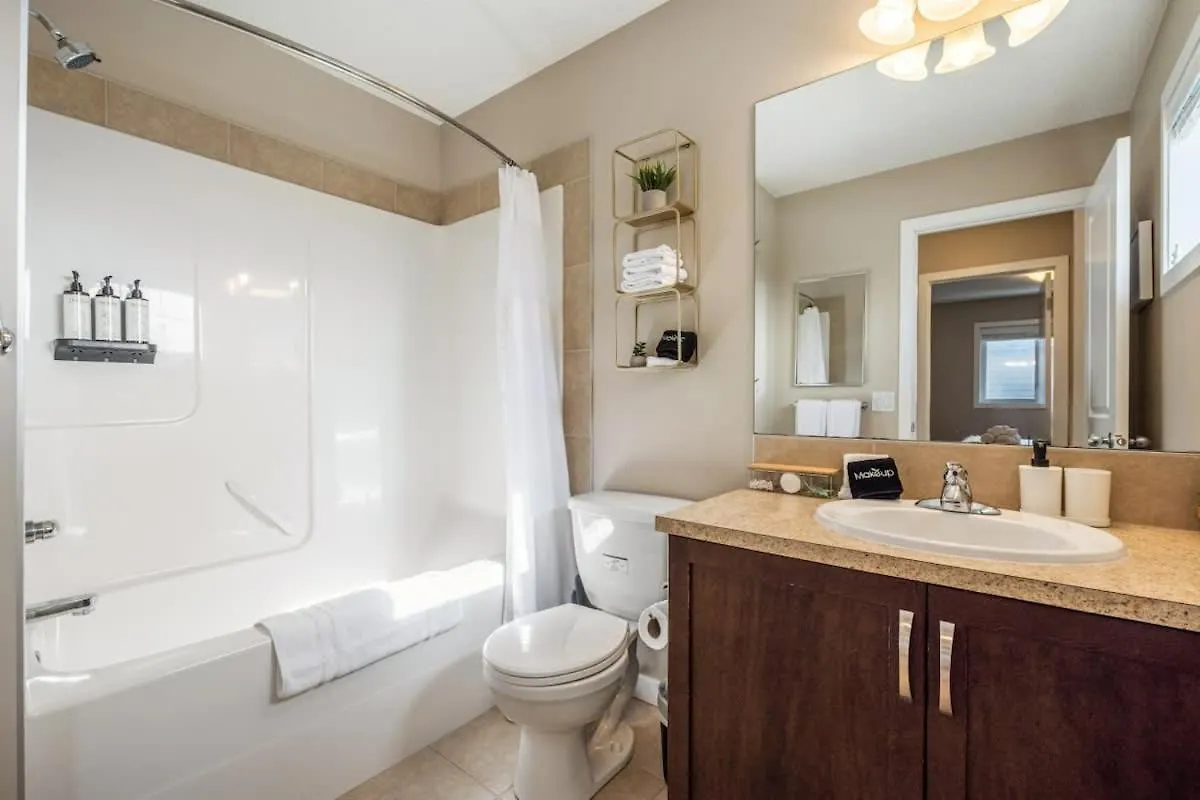 The Trenta - 4Bd 3Ba 2 Kitchen Stunner Villa Calgary 0*,