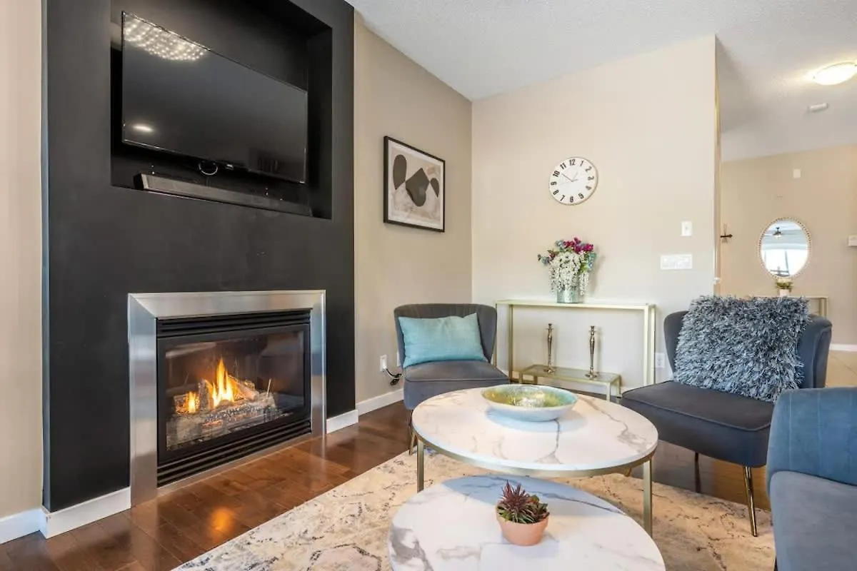 Holiday home The Trenta - 4Bd 3Ba 2 Kitchen Stunner Villa Calgary