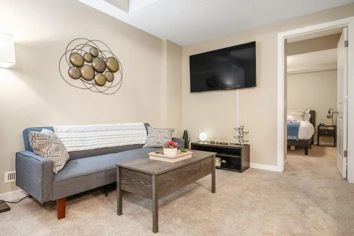 The Trenta - 4Bd 3Ba 2 Kitchen Stunner Villa Calgary 0*,  Canada