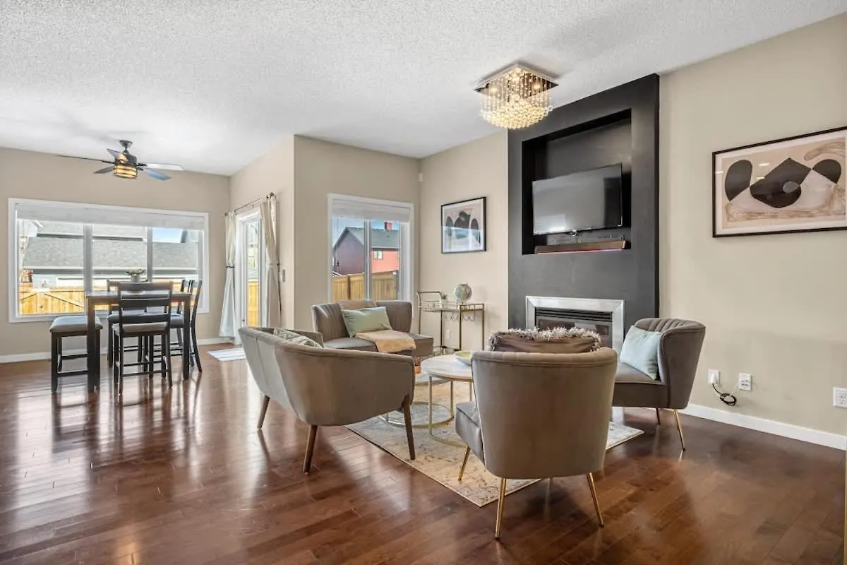 Holiday home The Trenta - 4Bd 3Ba 2 Kitchen Stunner Villa Calgary