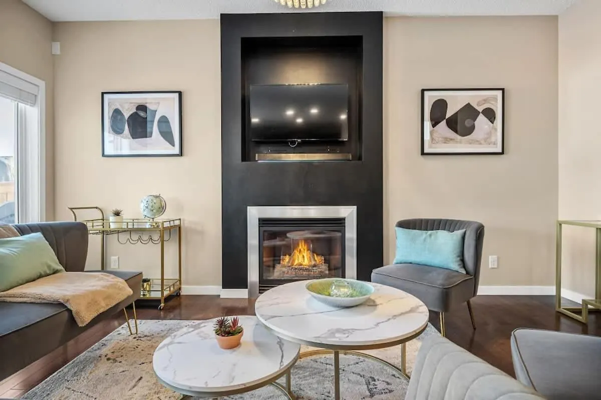 The Trenta - 4Bd 3Ba 2 Kitchen Stunner Villa Calgary 0*,